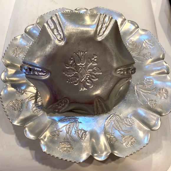 Mid Century 50’s Lazy Susan aluminum tray & a basket hand forged floral vintage - Picture 3 of 16